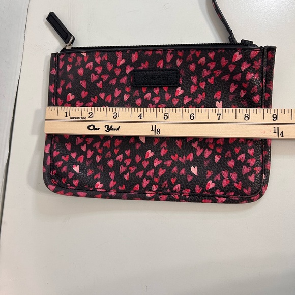 Nine West hearts wristlet Valentines day Galentines day zip close 9x6 inch - Picture 6 of 7